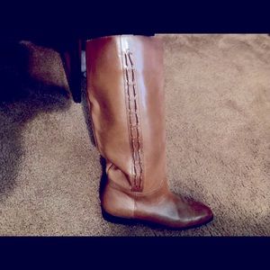 Womens leather boots Size 10 👢